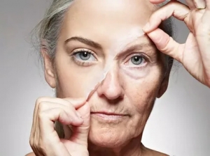 HOW TO GET RID OF WRINKLES UNDER THE EYES?